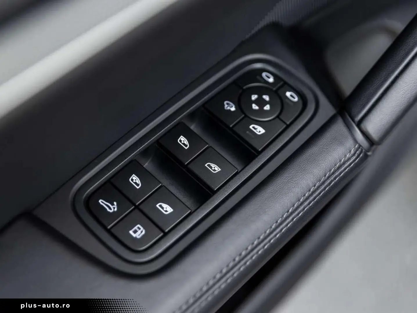 PORSCHE Cayenne E-HYBRID SPORTDES UITL AIR MATR PANO ACC