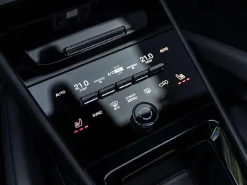 PORSCHE Cayenne E-HYBRID SPORTDES UITL AIR MATR PANO ACC