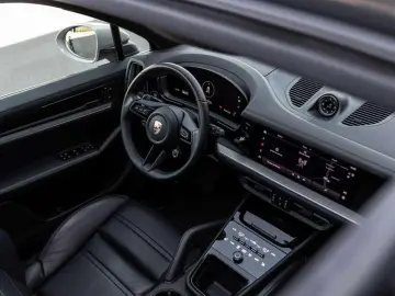 PORSCHE Cayenne E-HYBRID SPORTDES UITL AIR MATR PANO ACC