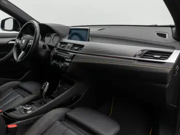 BMW X2 sD18i M Sport Edition Panorama Kamera 19Zoll