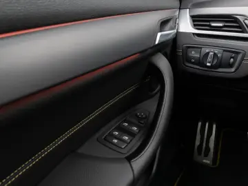 BMW X2 sD18i M Sport Edition Panorama Kamera 19Zoll