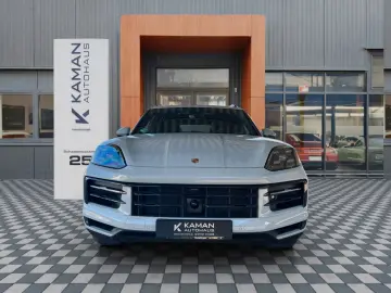 PORSCHE Cayenne E-Hybrid Kreide · NightVision · Massage