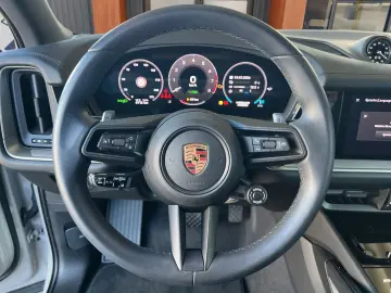 PORSCHE Cayenne E-Hybrid Kreide · NightVision · Massage