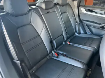 PORSCHE Cayenne E-Hybrid Kreide · NightVision · Massage