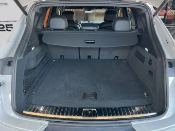 PORSCHE Cayenne E-Hybrid Kreide · NightVision · Massage