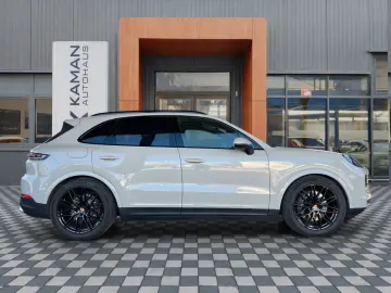 PORSCHE Cayenne E-Hybrid Kreide · NightVision · Massage