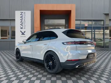 PORSCHE Cayenne E-Hybrid Kreide · NightVision · Massage
