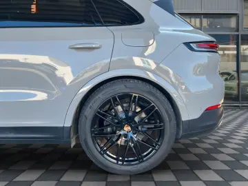 PORSCHE Cayenne E-Hybrid Kreide · NightVision · Massage