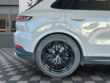 PORSCHE Cayenne E-Hybrid Kreide · NightVision · Massage