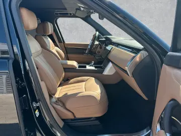 LAND ROVER Range Rover P550e Autobiography