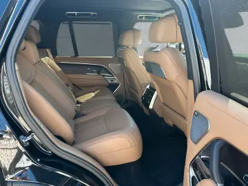 LAND ROVER Range Rover P550e Autobiography