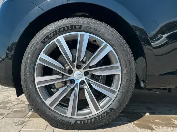 LAND ROVER Range Rover P550e Autobiography