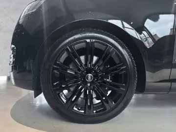 LAND ROVER Range Rover P530 Autobiography TV