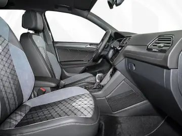 VW Tiguan Allspace 2.0 l TDI DSG 4 Motion R-Line