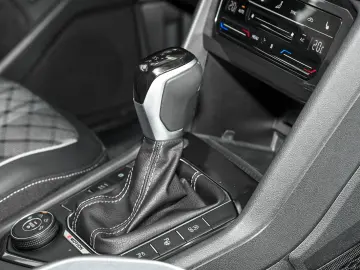 VW Tiguan Allspace 2.0 l TDI DSG 4 Motion R-Line