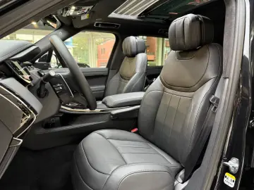 LAND ROVER Range Rover Sport First Edition