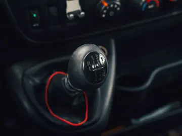 Autoplatforma Renault Master 2.3 dCi