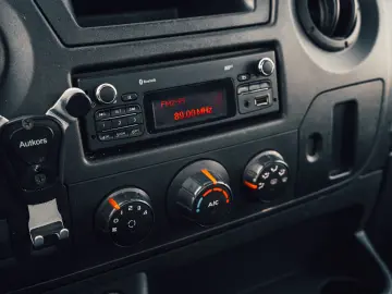 Autoplatforma Renault Master 2.3 dCi