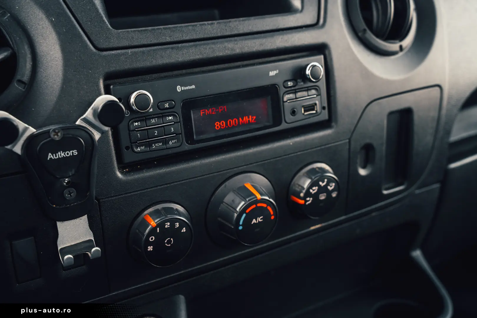 Autoplatforma Renault Master 2.3 dCi