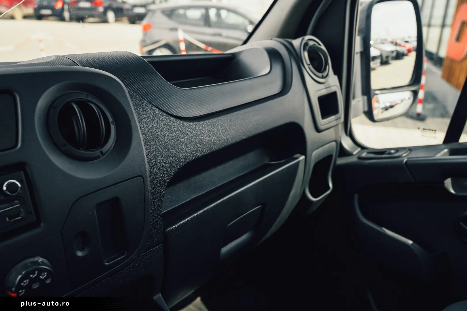 Autoplatforma Renault Master 2.3 dCi