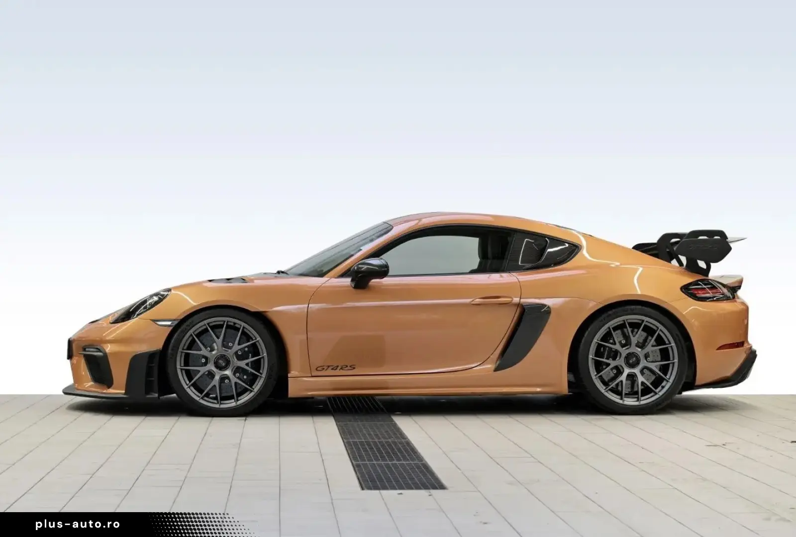 PORSCHE Cayman 718 GT4 RS