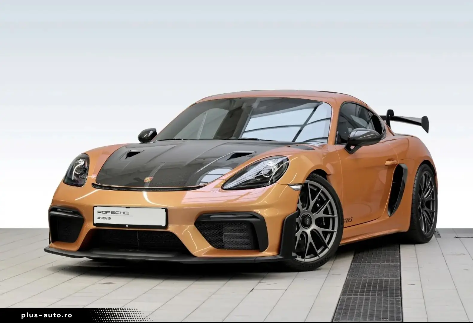 PORSCHE Cayman 718 GT4 RS