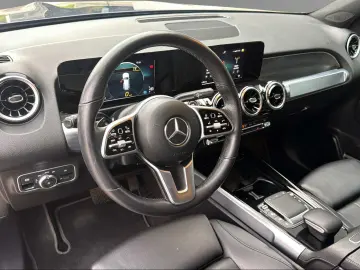 MERCEDES-BENZ GLB 200d 4Matic