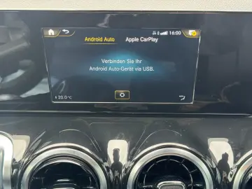 MERCEDES-BENZ GLB 200d 4Matic