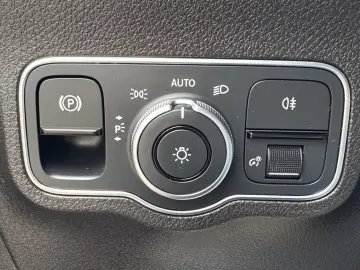 MERCEDES-BENZ GLB 200d 4Matic