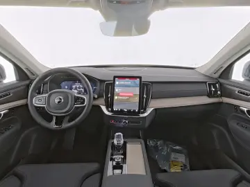 VOLVO XC90 FACELIFT Plus Dark Recharge Plug-In Hybrid