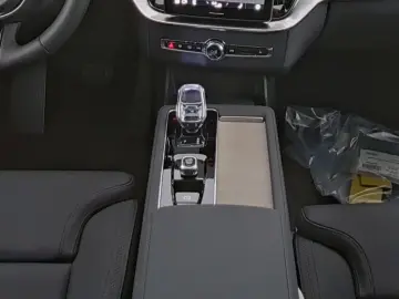 VOLVO XC90 FACELIFT Plus Dark Recharge Plug-In Hybrid