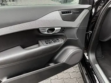 VOLVO XC90 Core AWD MHEV 7 Locuri