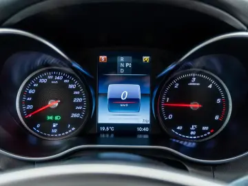 Mercedes-Benz C250 d Coupe • Diesel • Automat • LED • Keyles