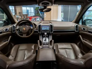 Porsche Cayenne 3.0 Diesel 2013 • Diesel • Automat • LED • N