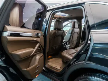 Porsche Cayenne 3.0 Diesel 2013 • Diesel • Automat • LED • N