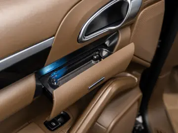 Porsche Cayenne 3.0 Diesel 2013 • Diesel • Automat • LED • N