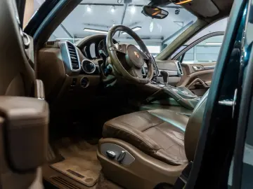 Porsche Cayenne 3.0 Diesel 2013 • Diesel • Automat • LED • N