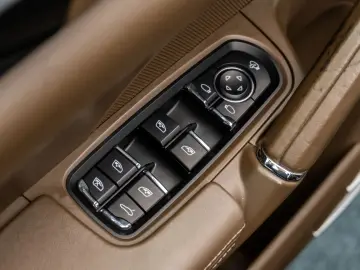 Porsche Cayenne 3.0 Diesel 2013 • Diesel • Automat • LED • N