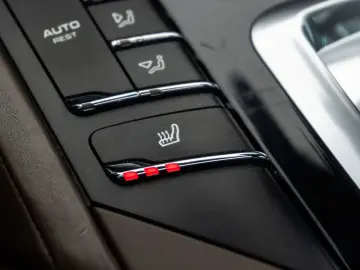 Porsche Cayenne 3.0 Diesel 2013 • Diesel • Automat • LED • N