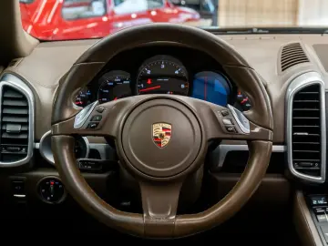 Porsche Cayenne 3.0 Diesel 2013 • Diesel • Automat • LED • N