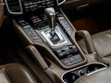 Porsche Cayenne 3.0 Diesel 2013 • Diesel • Automat • LED • N