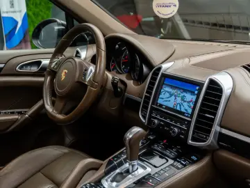 Porsche Cayenne 3.0 Diesel 2013 • Diesel • Automat • LED • N