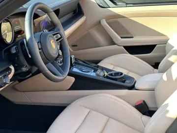 Porsche 992 911 Carrera GTS BOSE HA-LENKUNG CARBON VIEW