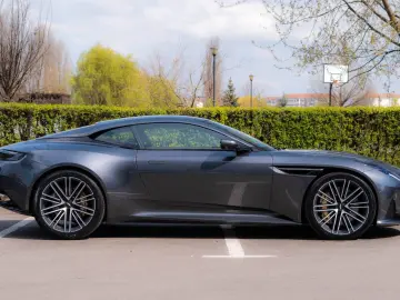 ASTON MARTIN DB12 4.0 V8_R21