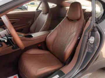 ASTON MARTIN DB12 4.0 V8_R21