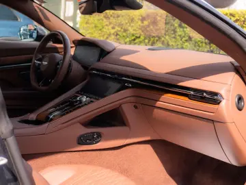 ASTON MARTIN DB12 4.0 V8_R21