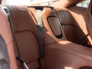 ASTON MARTIN DB12 4.0 V8_R21