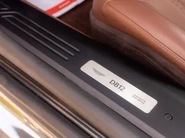 ASTON MARTIN DB12 4.0 V8_R21