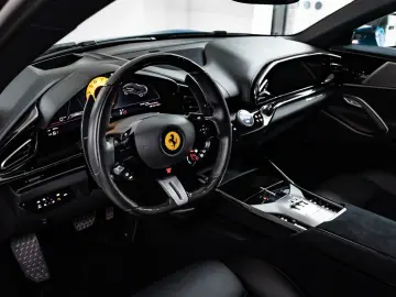 FERRARI Purosangue V12 DCT - Blu Corsa  Visual Carbon