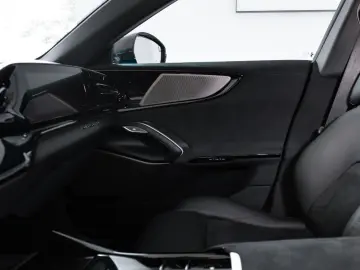 FERRARI Purosangue V12 DCT - Blu Corsa  Visual Carbon